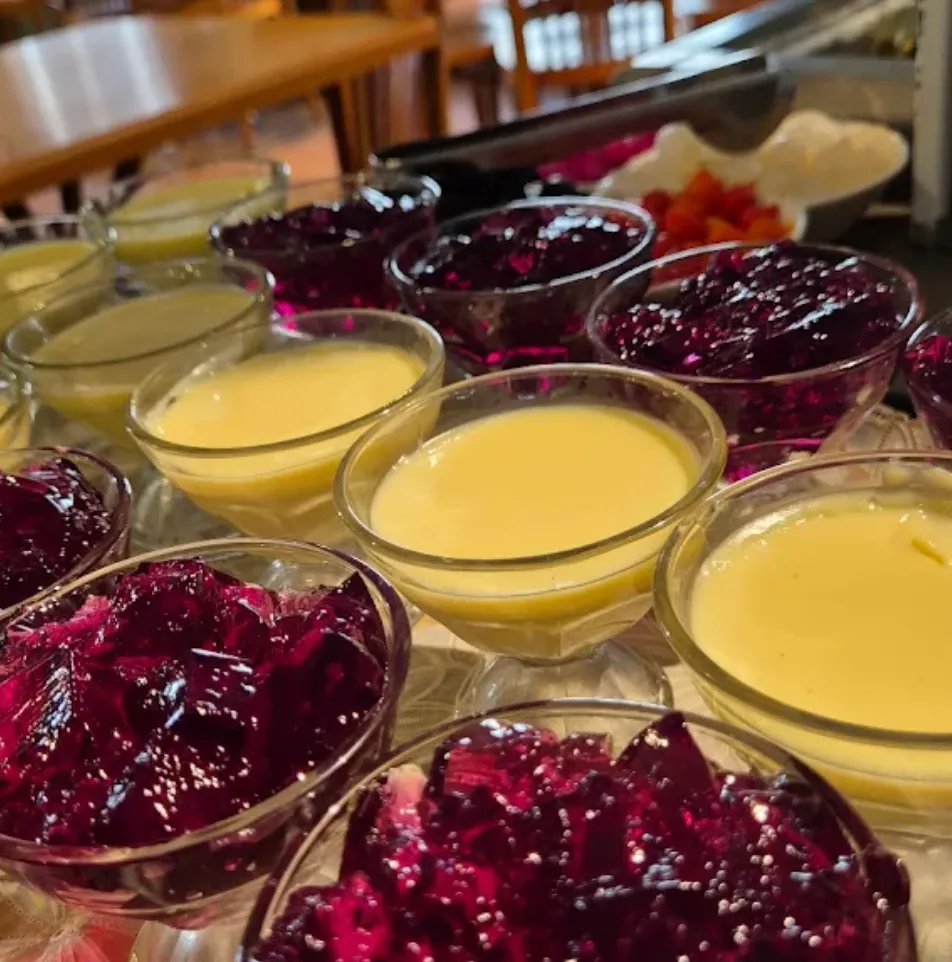 Sobremesas deliciosas no buffet livre